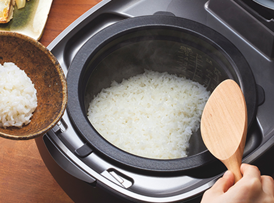 Special Rice Cooking Settings and Warming Technology