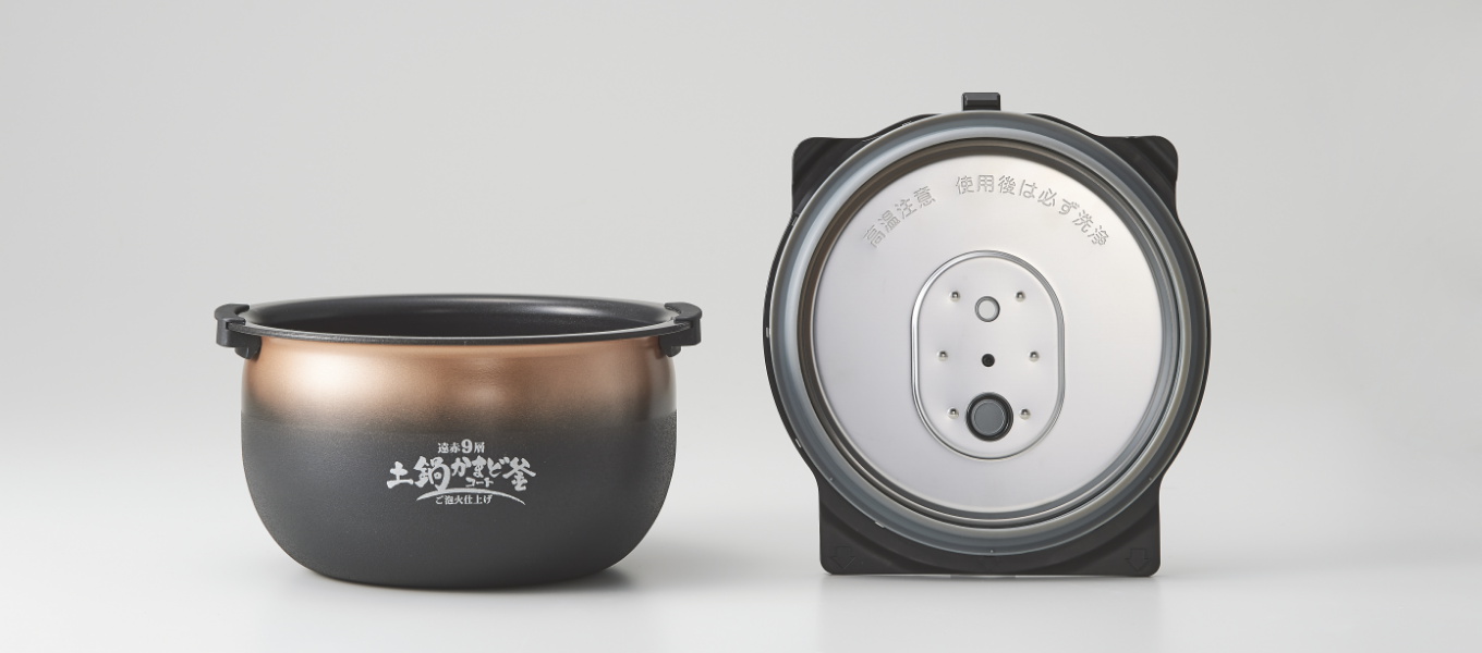 There are only two parts to clean regularly. "Ball-less flat inner cover"