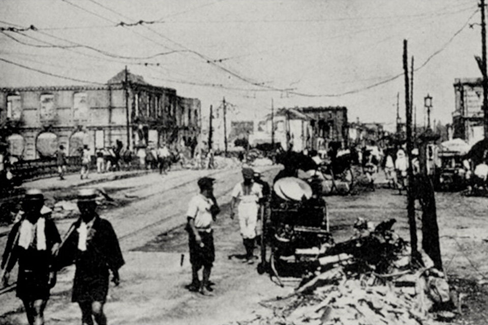 Tiger Brand Vacuum Bottles Survive the Great Kanto Earthquake Unscathed
